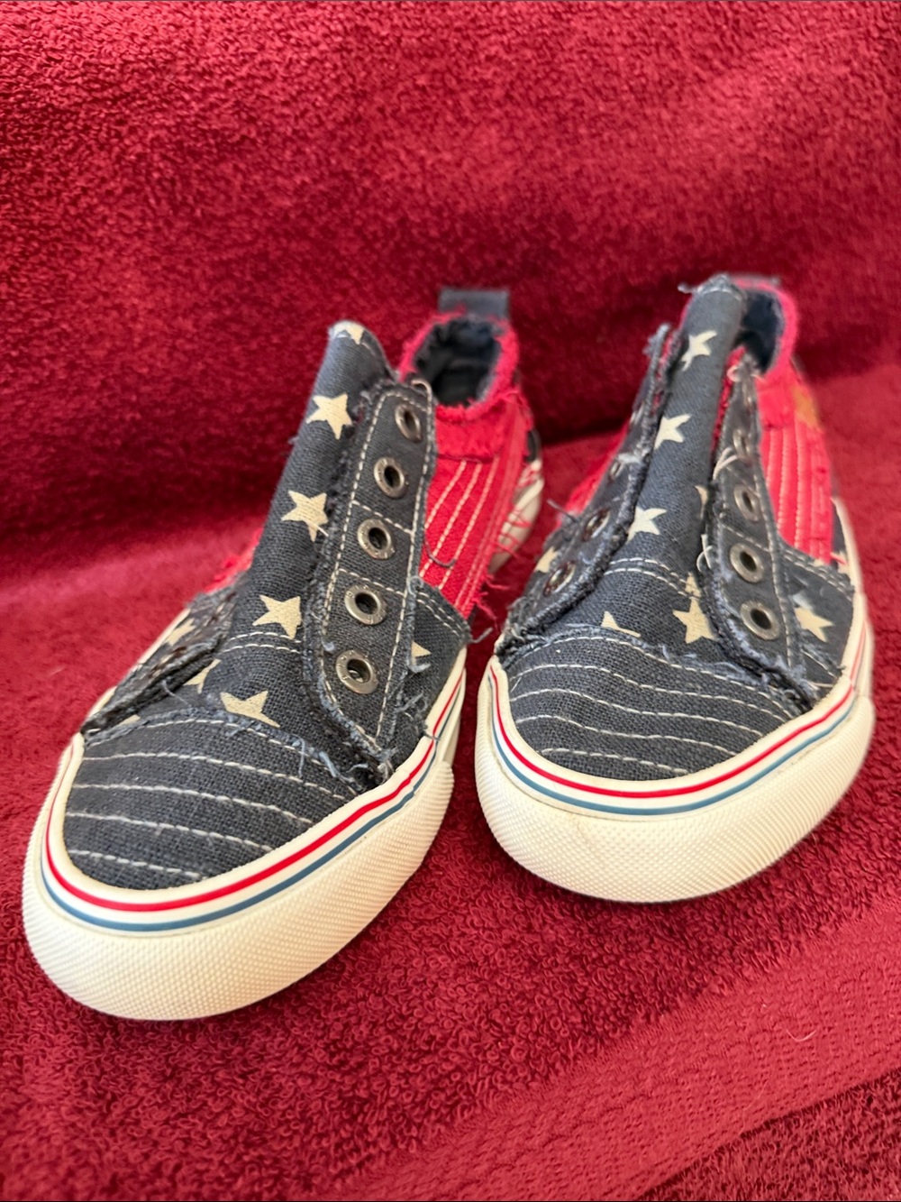 Women’s Star-Striped Slip-On Sneakers in Navy & Red, Distressed